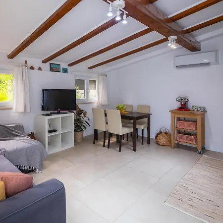 Pinot Cervar Porat Apartment *